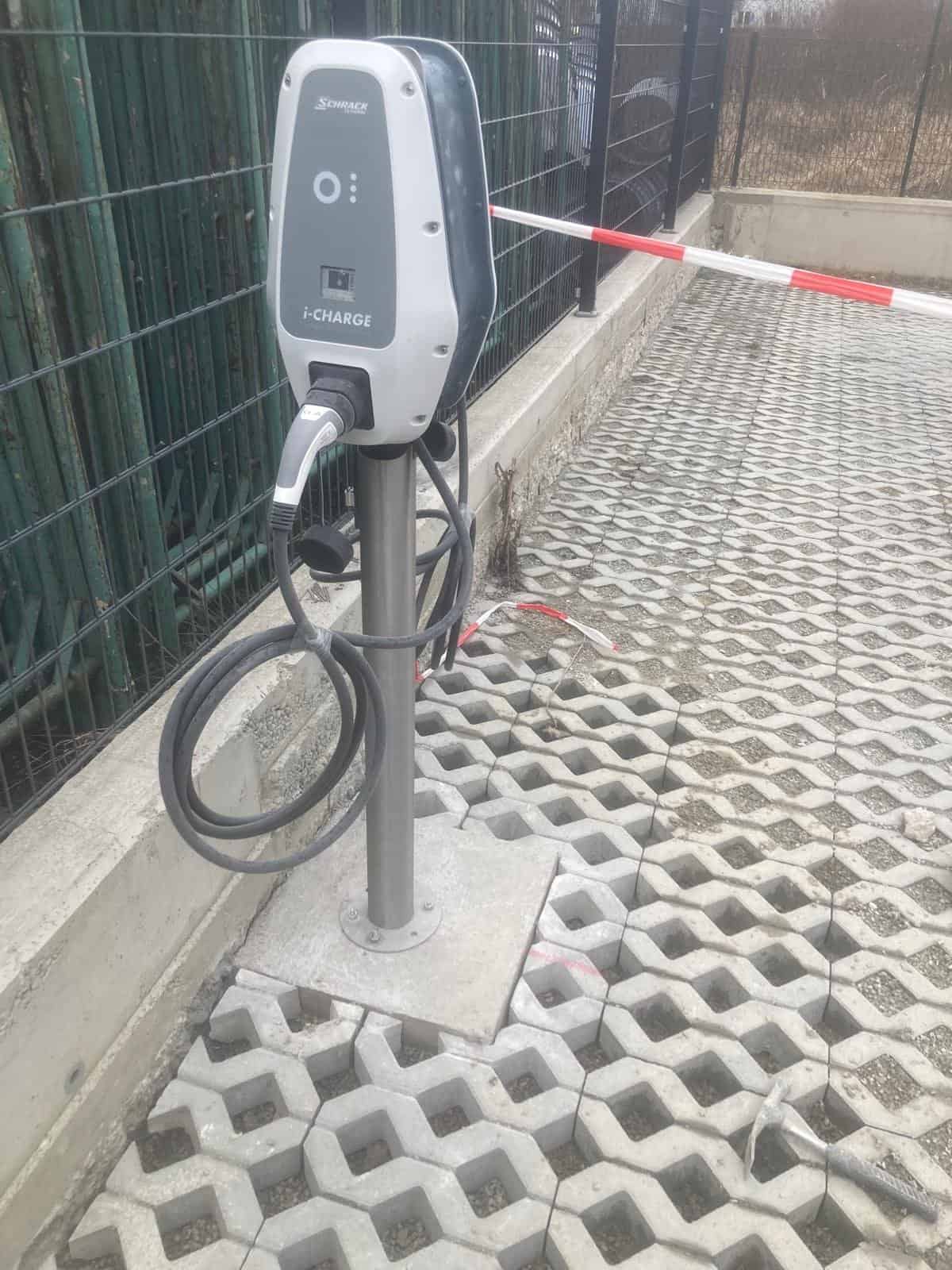 Referenzprojekt5 Fundamente Elektroladesäulen CKV Projekt Gmb H IMG WA0066
